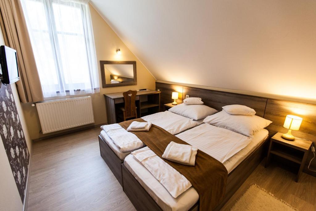 シオーフォク Piroska Csarda Es Panzio Bed & Breakfast エクステリア 写真