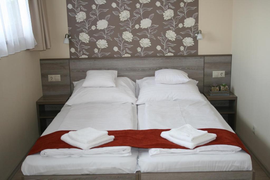 シオーフォク Piroska Csarda Es Panzio Bed & Breakfast エクステリア 写真