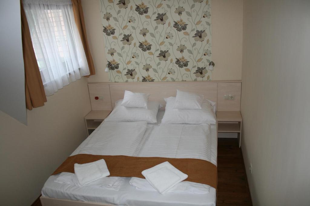 シオーフォク Piroska Csarda Es Panzio Bed & Breakfast エクステリア 写真